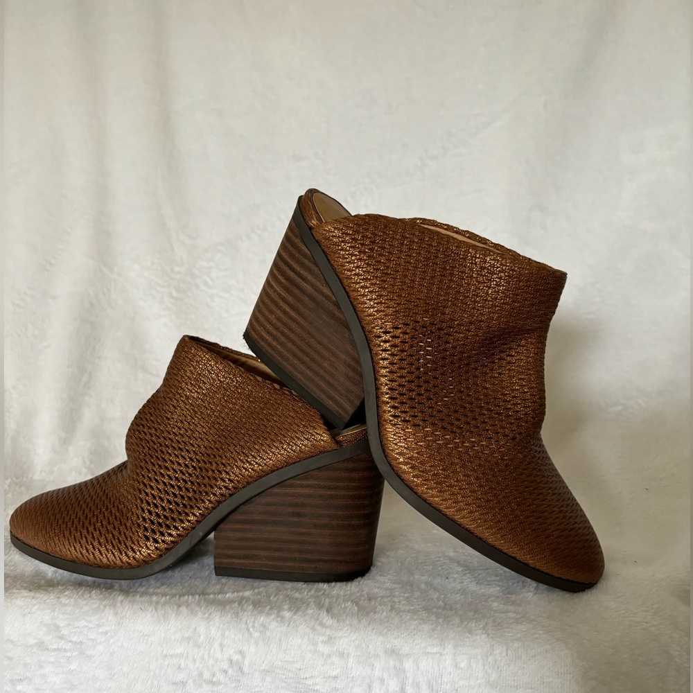 Lucky brand slip on shoe. Size 6.5